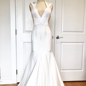 Elegant White Wedding Dress